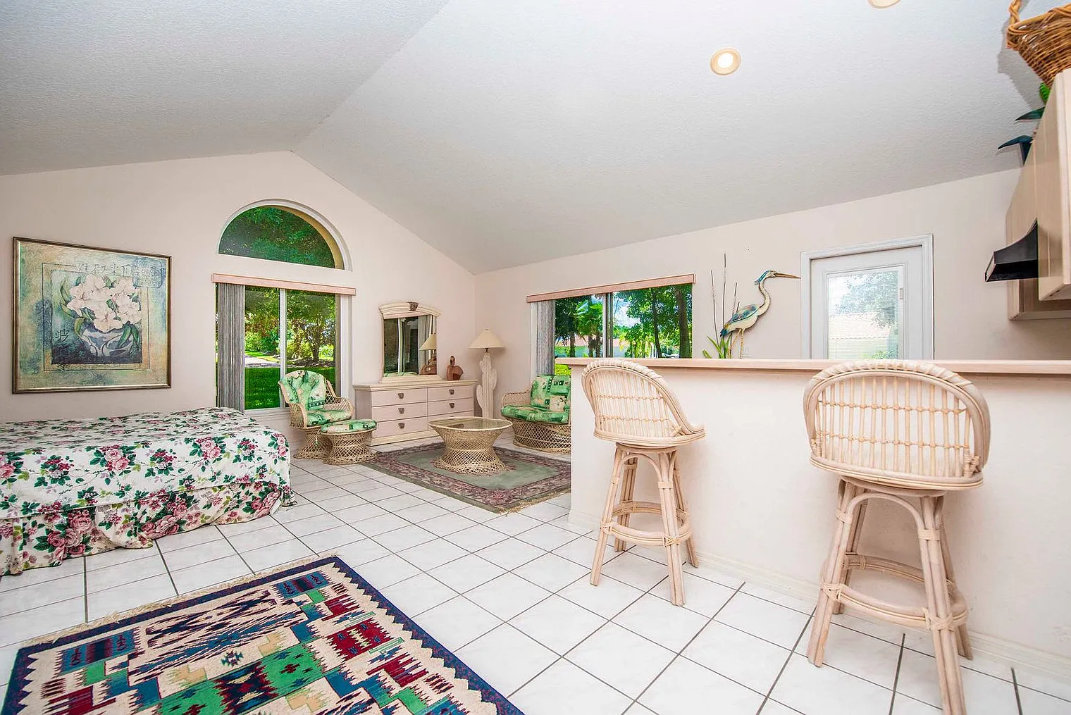 4 bed, 4.0 bath, 2981 sqft, $8,400 — Photo 3