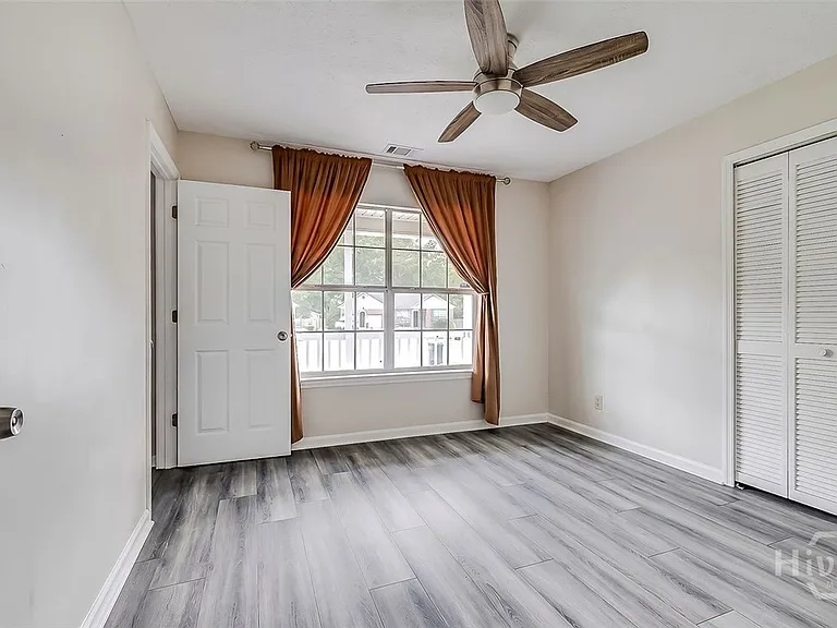 110 Embassy Ct — Photo 22
