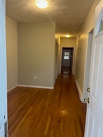 3 bed, 1.0 bath, 1300 sqft, $3,500 — Photo 2