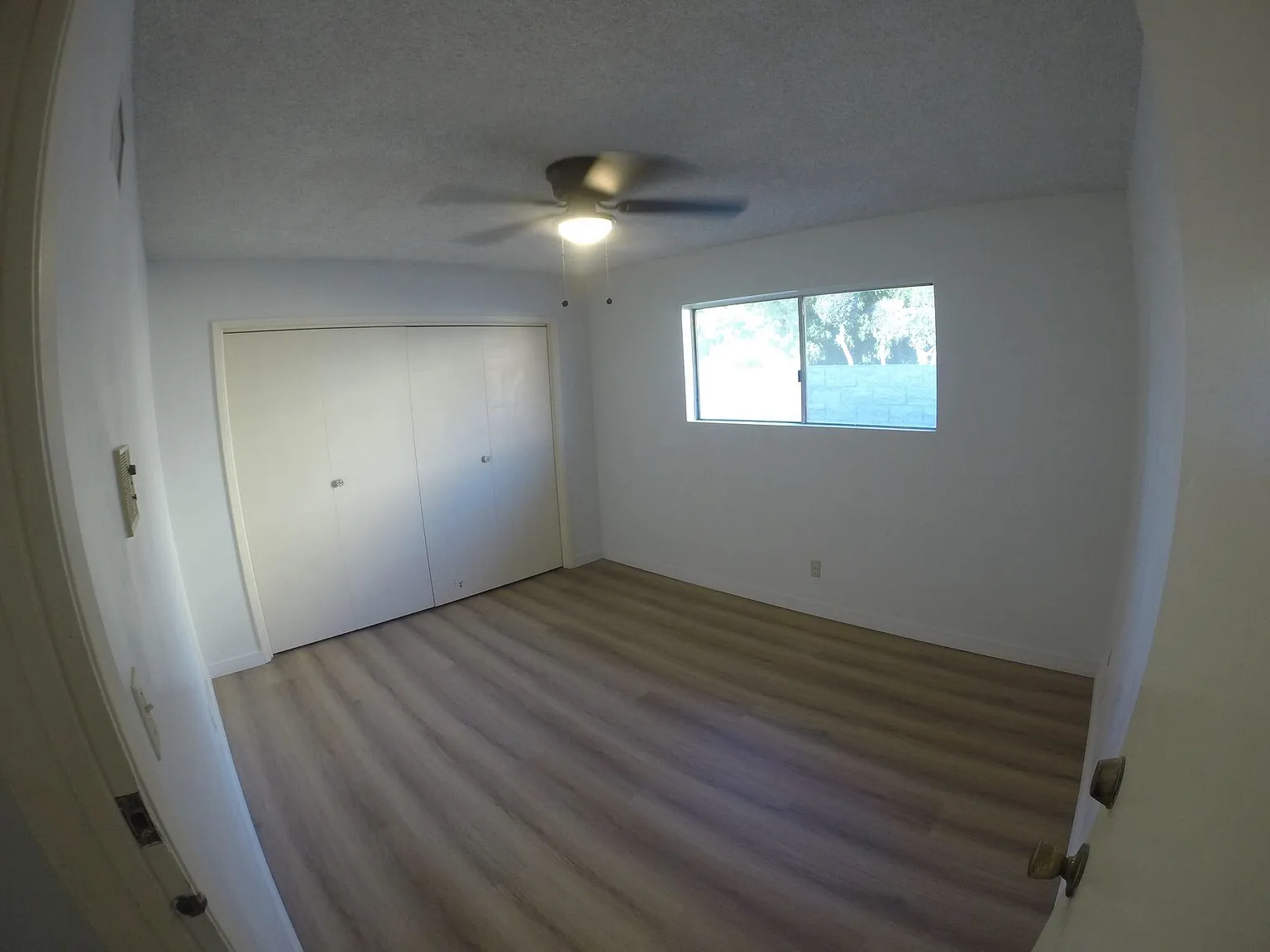5 bed, 1800 sqft, $1,100 — Photo 2