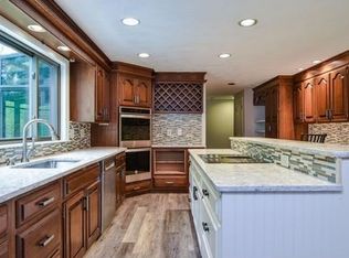 1046 Salem End Rd, Framingham, MA 01702