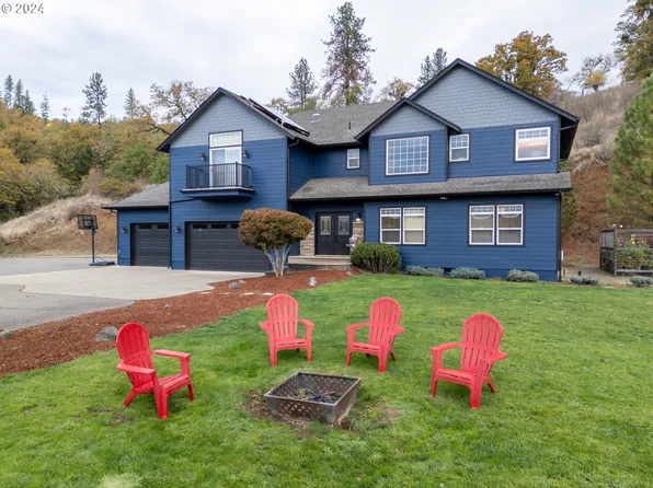 411 NE Pomona St, Roseburg, OR 97470