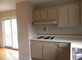5th image of 19470 Hardy St