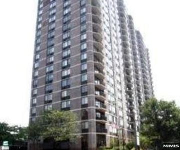 770 Anderson Ave APT 6-R, Cliffside Park, NJ, 07010