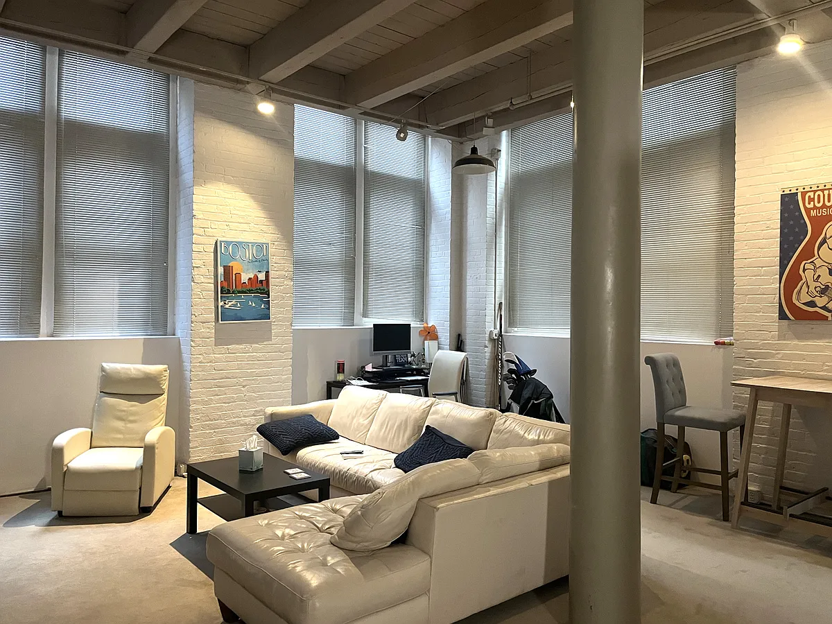 Building Photo - 10 Thacher St #11