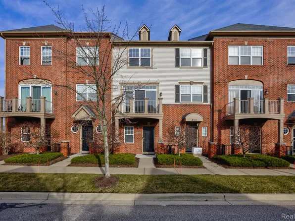 264 Wright St, Wixom, MI 48393