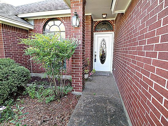 2nd image of 225 Sandpiper Dr