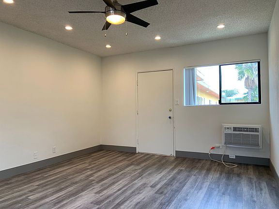 5th image of 3729 Clarington Ave APT 19