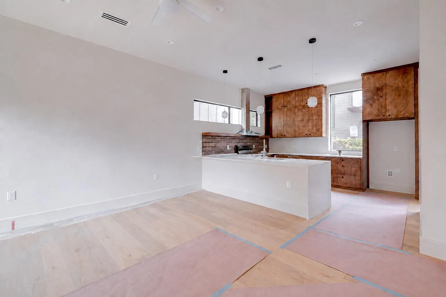 3 bed, 2.5 bath, 1545 sqft, $6,500 — Photo 4