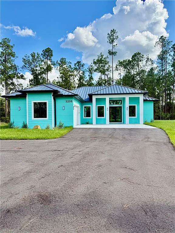 4 bed, 3.0 bath, 2837 sqft, $5,000 — Photo 1