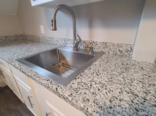 79 Suffolk Ave #3R, Pawtucket, RI 02861