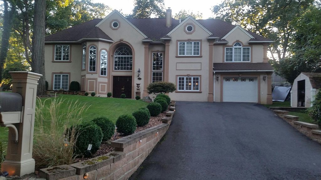 31 4th Ave - Property Image