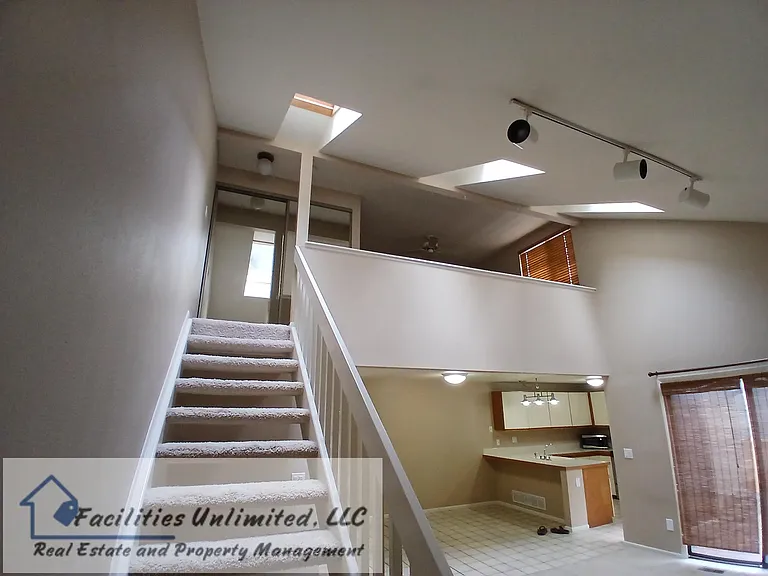 4519 Seaway Cir — Photo 12