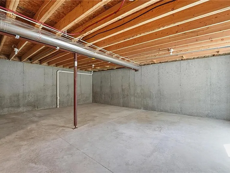 707 Glenn Cir — Photo 37