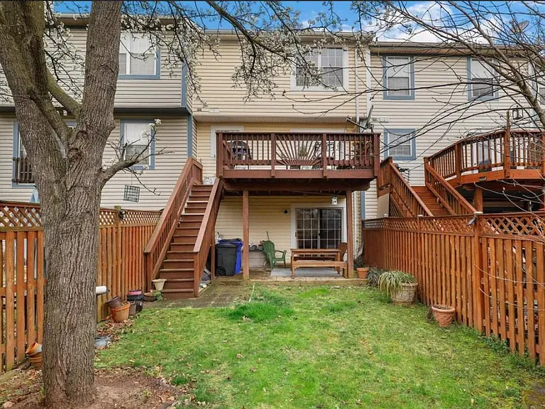 813 Jubal Way — Photo 25