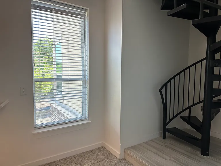 1211 Beaconsfield Ln #605 — Photo 15