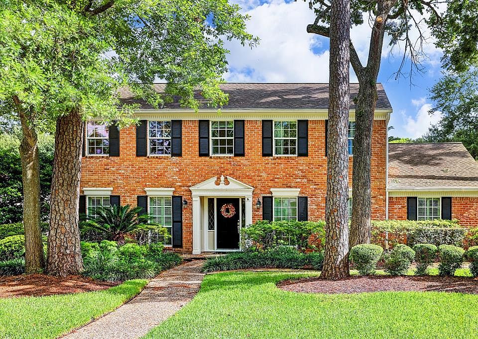 1st image of 14719 River Forest Dr