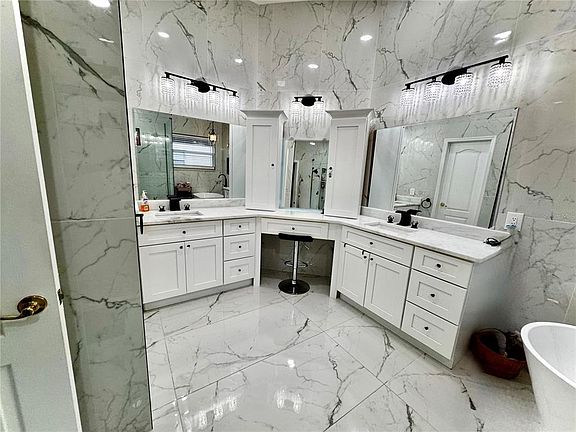 5th image of 3144 E Floral Way
