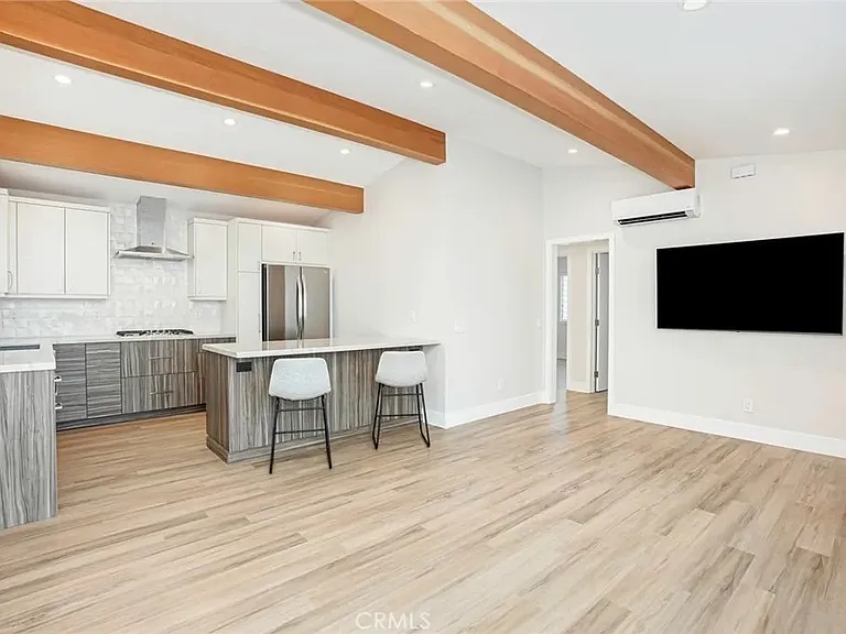 264 Barbara Ave — Photo 4