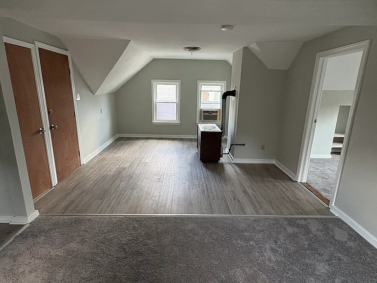 485 Coggeshall St #3 — Photo 2