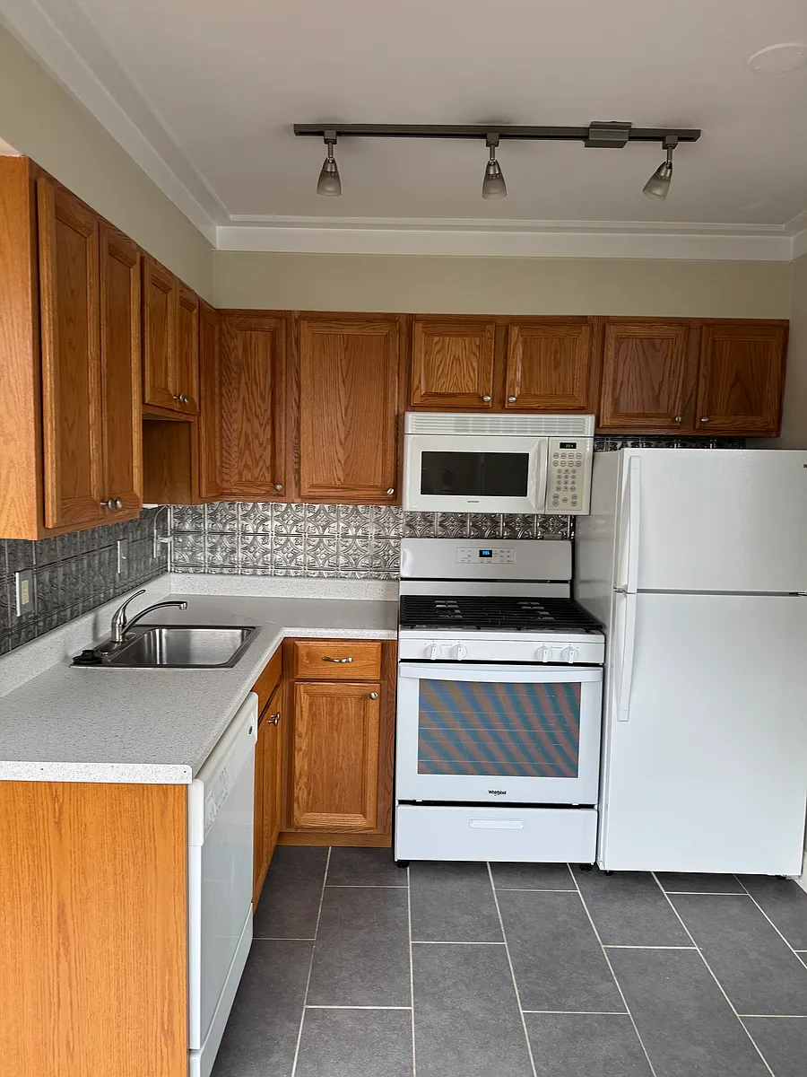 Building Photo - 1245 13th St NW #616
