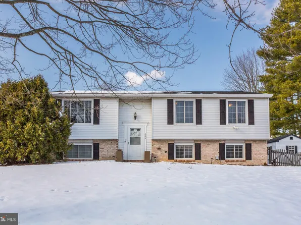 684 Sunflower Ct, Westminster, MD 21157