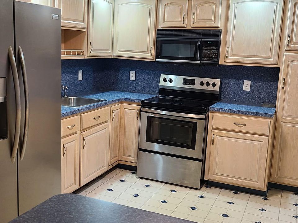 1st image of 16 Vista Ln #1