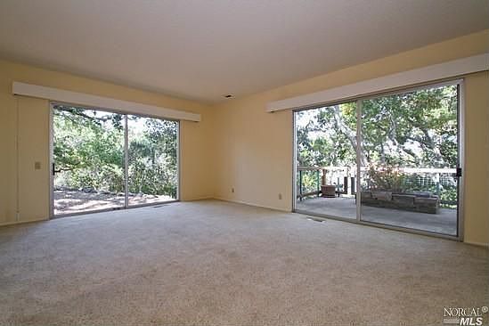 3rd image of 300 Stuyvesant Dr