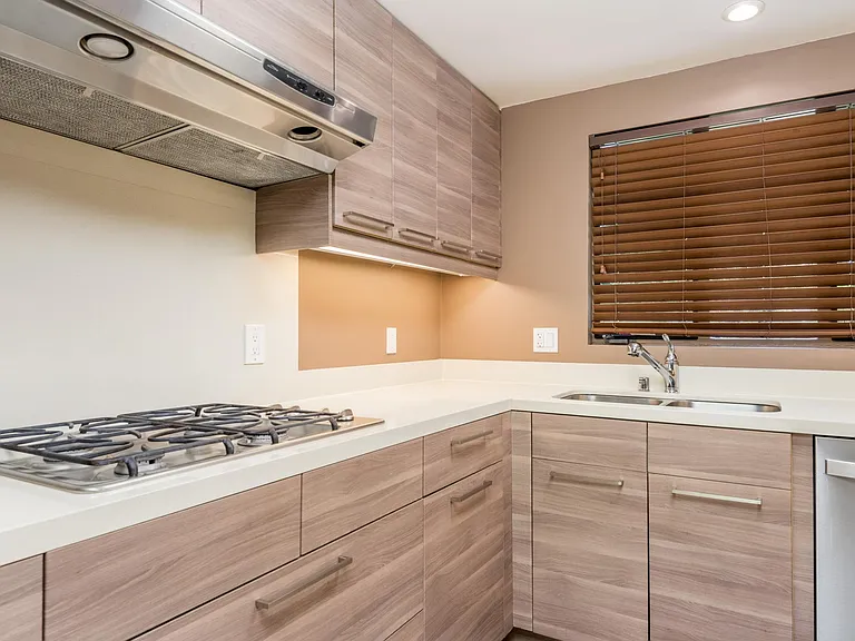 851 Seale Ave — Photo 3
