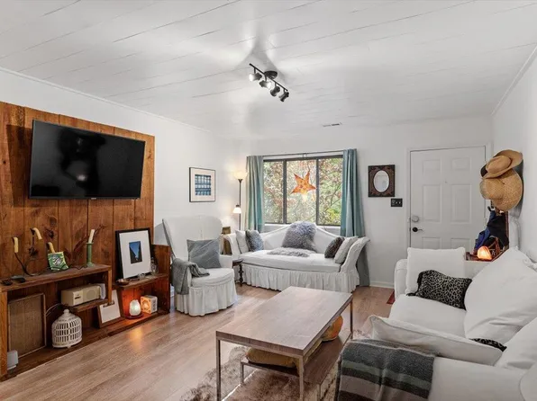 1009 Iredell St APT D, Durham, NC 27705