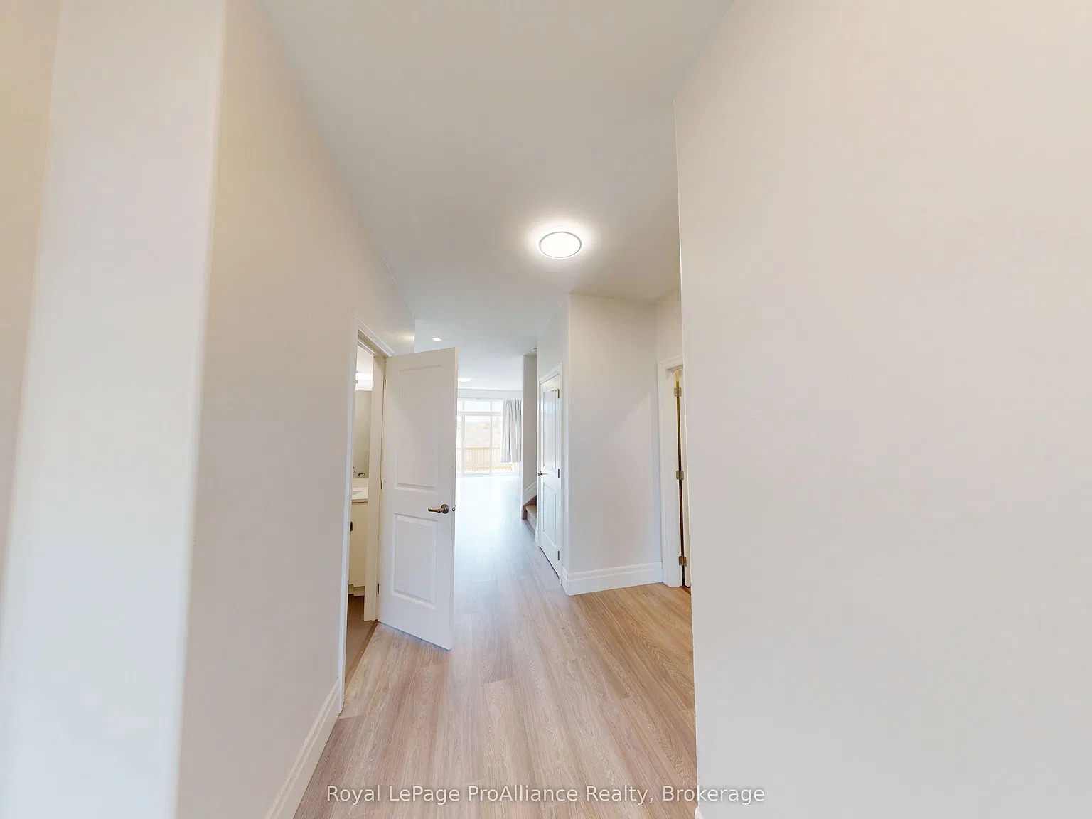 5 bed, $2,850 — Photo 2