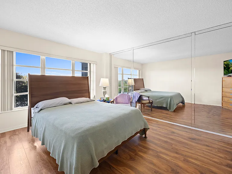 10777 W Sample Rd #508 — Photo 7
