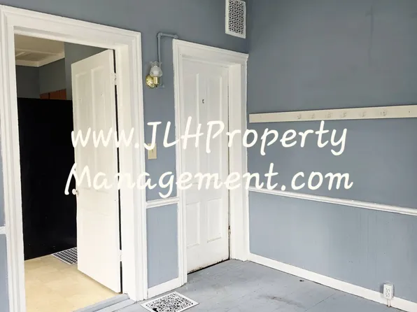 503 S Locust Ave, Freeport, IL 61032