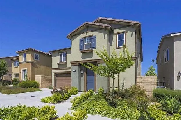 4 bed, 2385 sqft, $5,000 — Photo 1