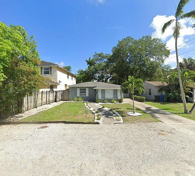 854 SW 11th Ct #B — Photo 3