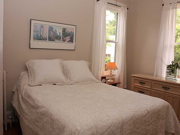 4th image of 1218 Amherst Ave
