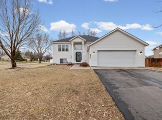 4655 Pond View Dr, Big Lake, MN 55309