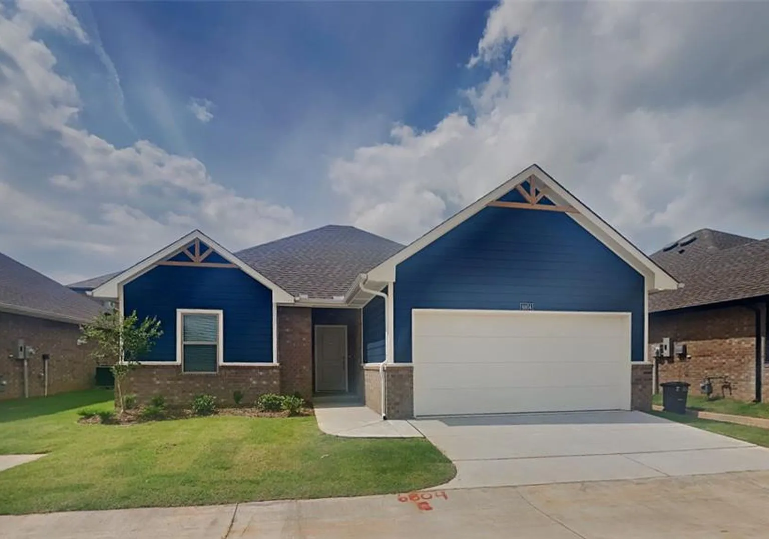 Luxury 2 Bedroom 2 Bathroom Cottage In A 55+ Gated Community (Lawn Care Included) — Photo 1