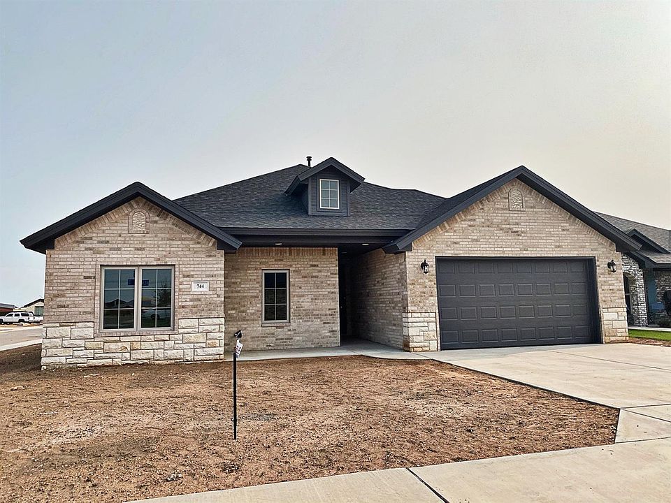1st image of 744 Ventoso Cir