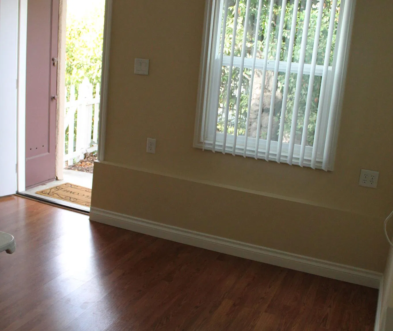 Gertrude Ave, La Crescenta — Photo 3