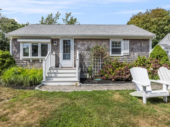 18 Massasoit Street, East Falmouth, MA 02536