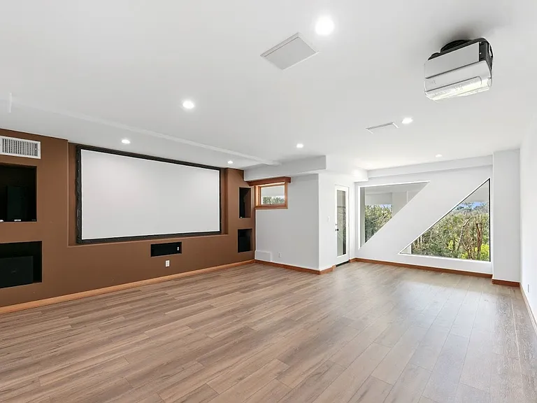 27091 Sea Vista Dr — Photo 22