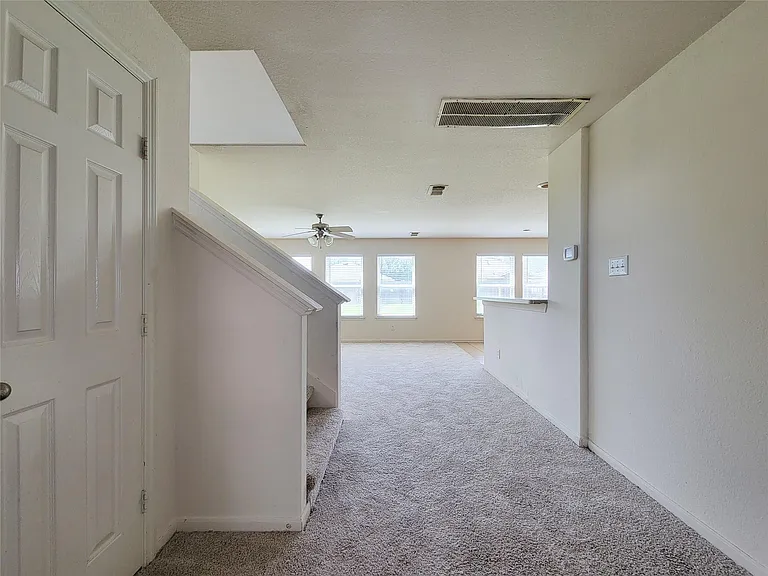 2322 Oxford Point Ln — Photo 11