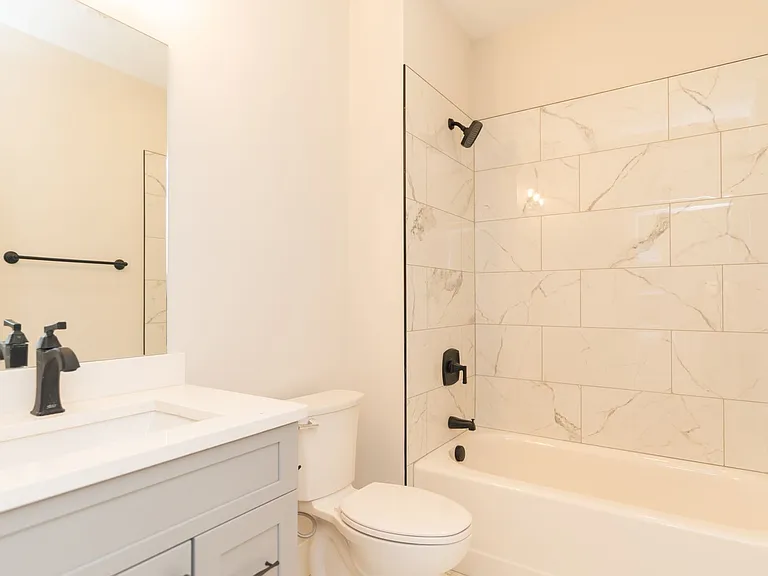 1039 Montague Pl — Photo 38