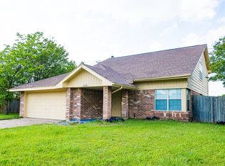 2558 Slaton Dr, Grand Prairie, TX 75052