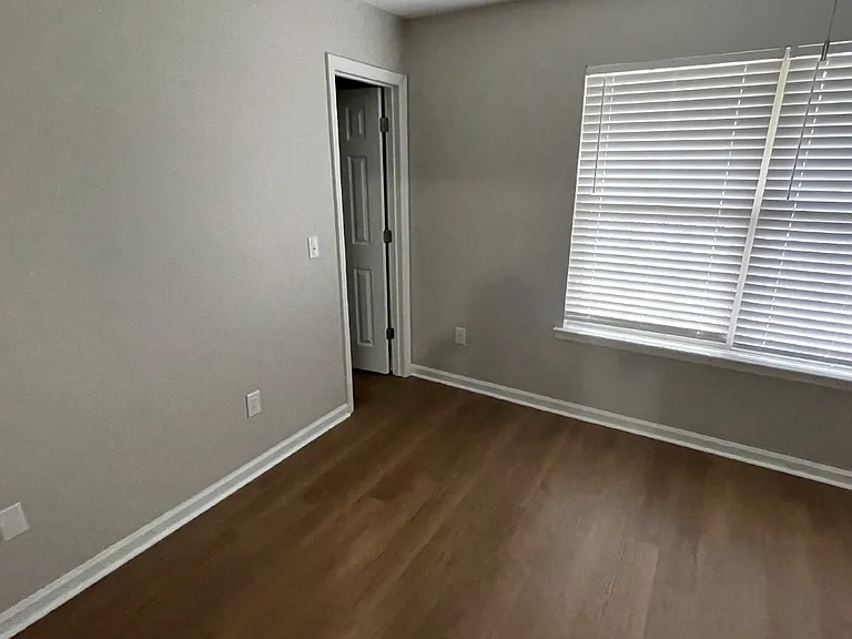 1952 Salisbury Way — Photo 21