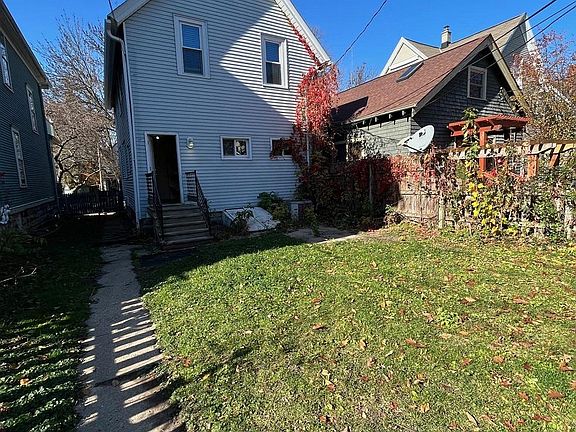 5th image of 3252 N Bartlett Ave