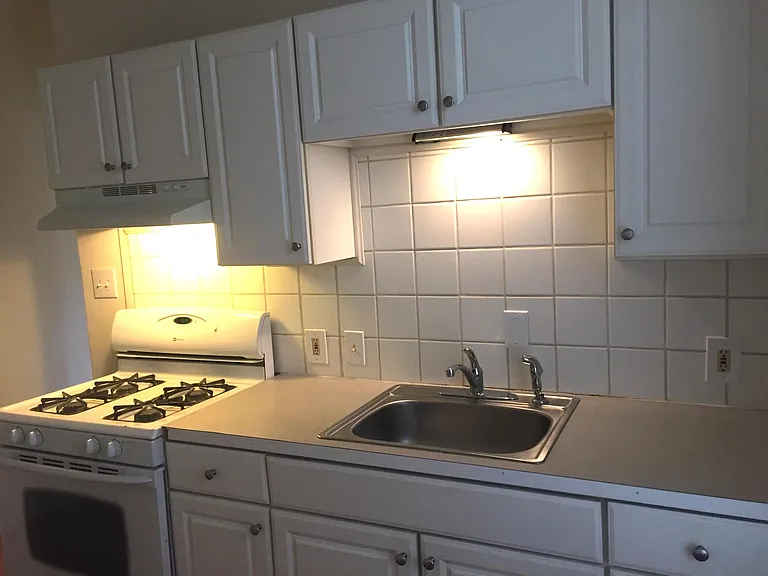 809 N Van Buren St #1A — Photo 4
