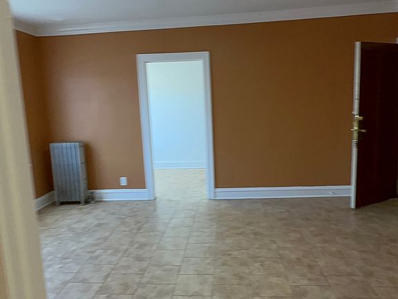 3rd image of 3140 W 59th St APT 204