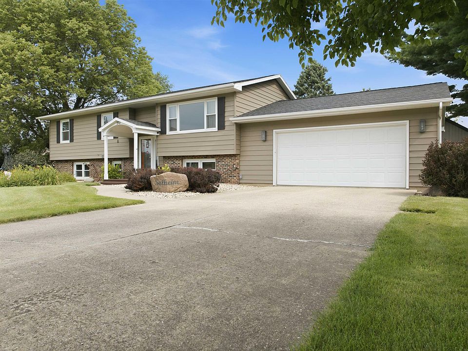 1st image of 202 Summit Dr